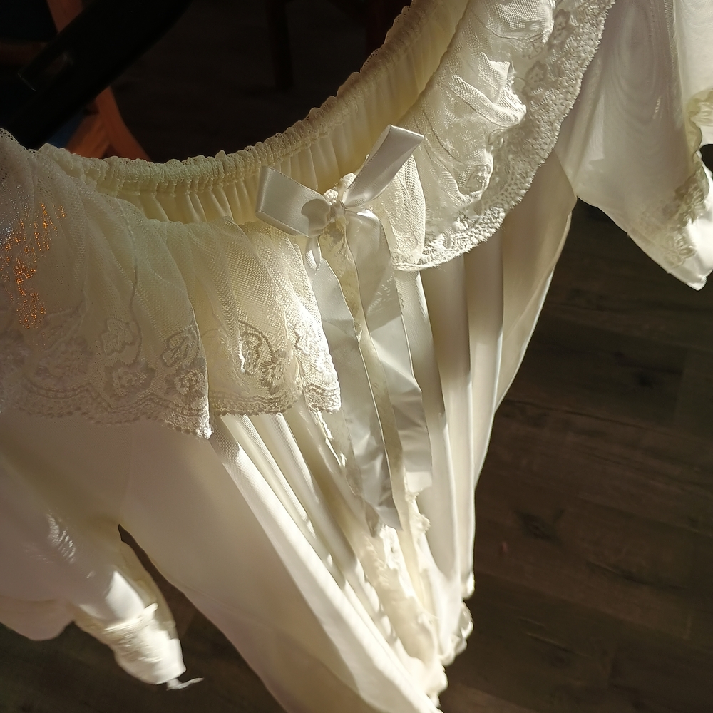 Like new, vintage style, white, double layer nightie, womens intimates, fairy - Picture 16 of 16